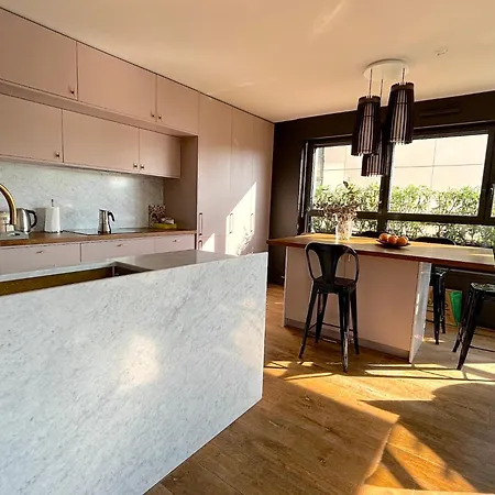 Le Penthouse Eiffel Apartment *