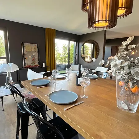 Le Penthouse Eiffel Apartment Paris